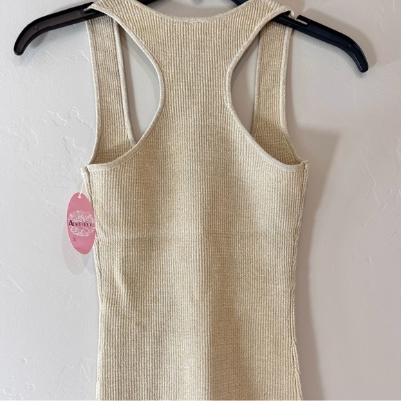 Social Featurs S/M Ribbed Beige and Gold Sparkly Tank Top NWT - Picture 4 of 7